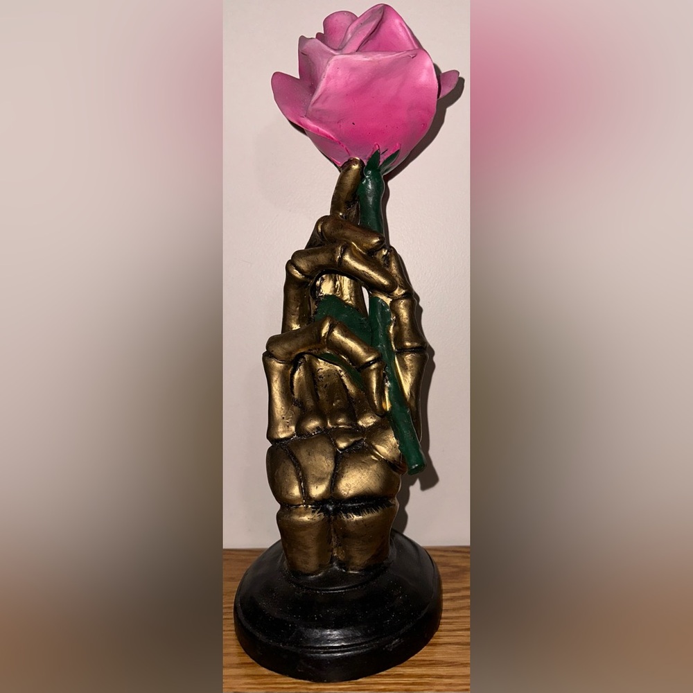 Skeleton‎ Hand Holding Pink Rose Statue Halloween Figurine 11” Ashland